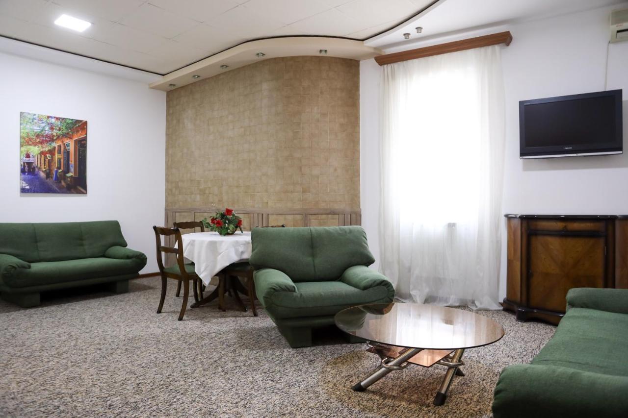 No Problem Hotel Yerevan Exterior photo