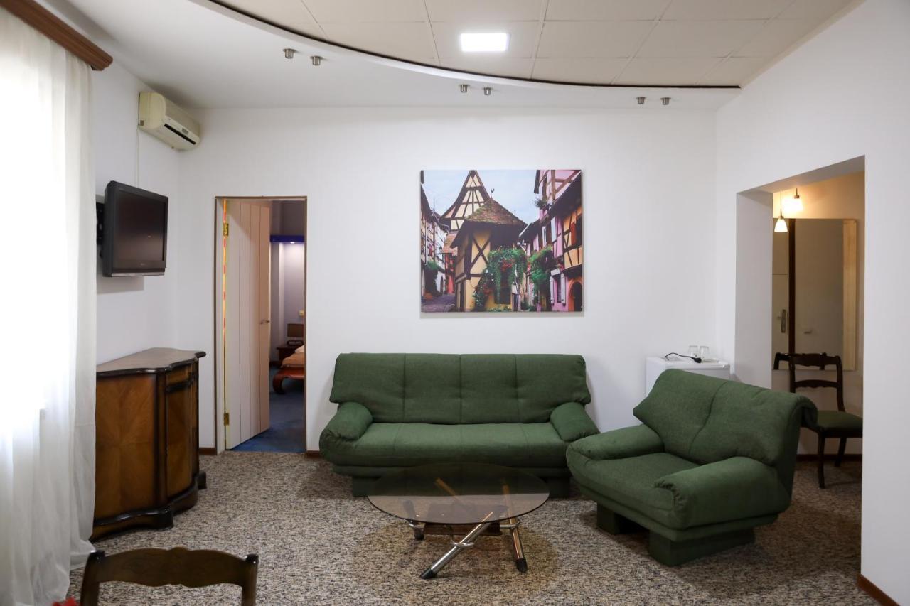 No Problem Hotel Yerevan Exterior photo