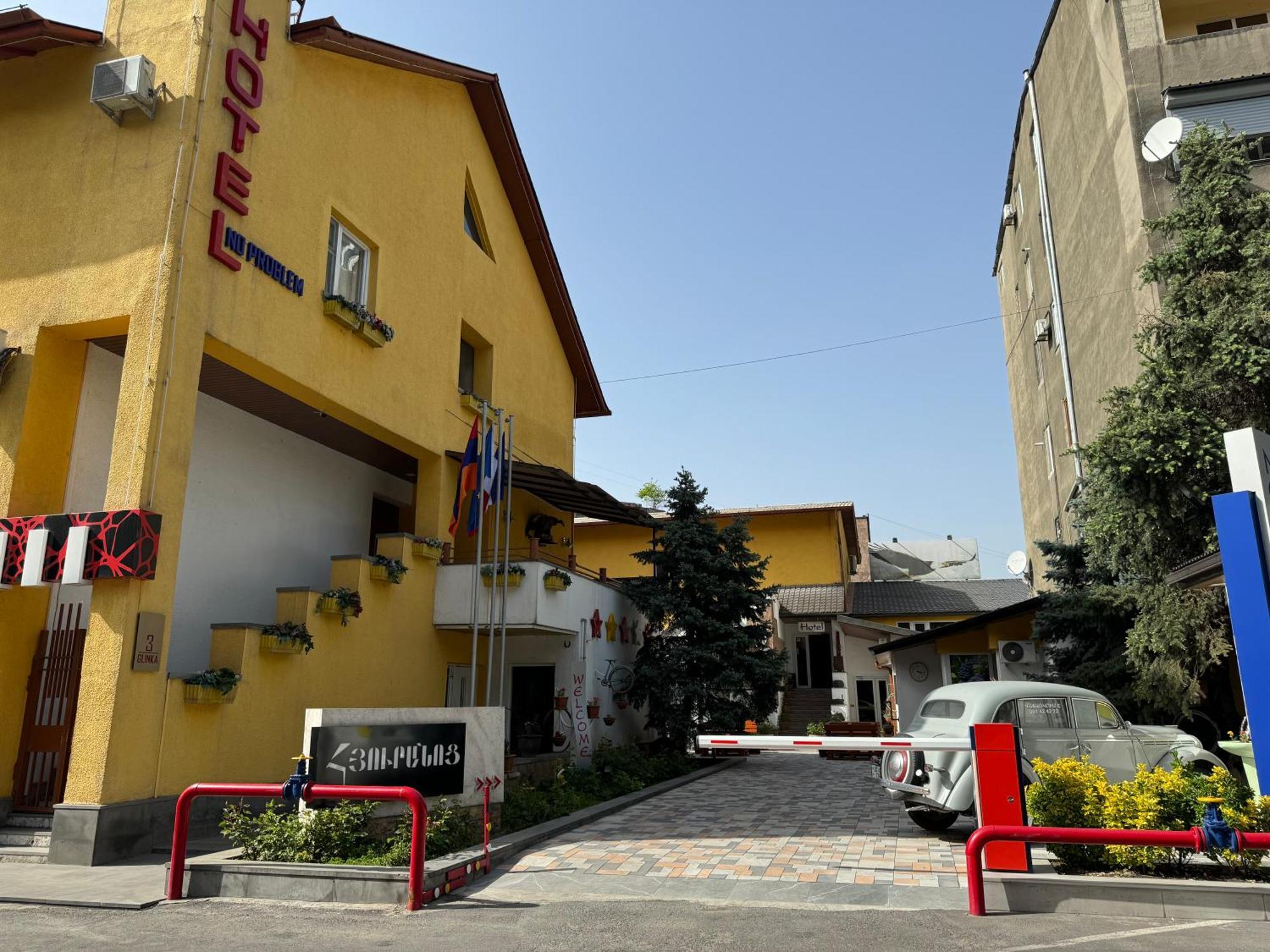 No Problem Hotel Yerevan Exterior photo